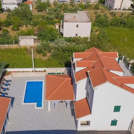 Larum Villa
