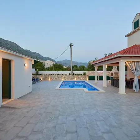 Larum Mokošica