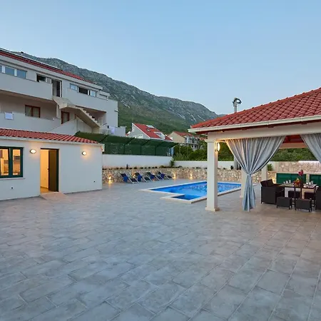 Larum Mokošica
