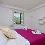 Villa Larum *