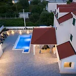 Villa Larum *