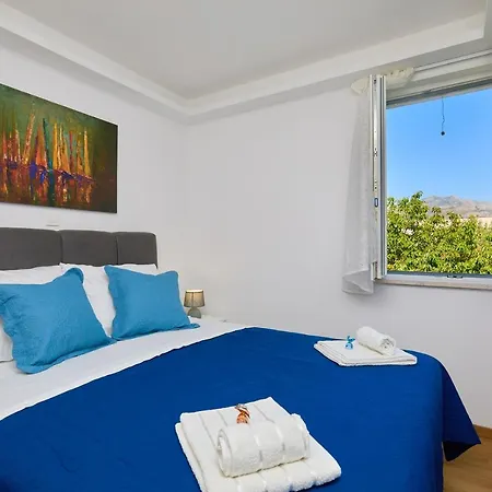 Larum Βίλα Mokošica