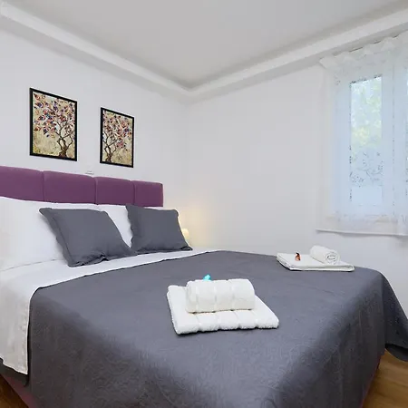 Larum Βίλα Mokošica