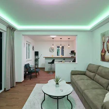 Larum Βίλα Mokošica