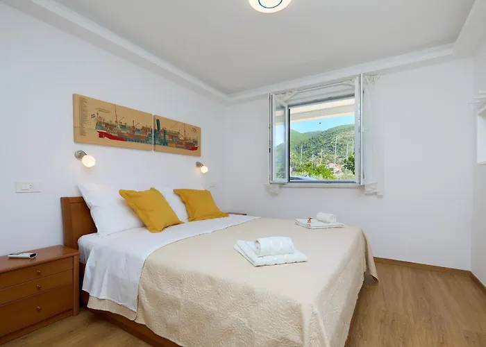 Larum Villa Mokosica